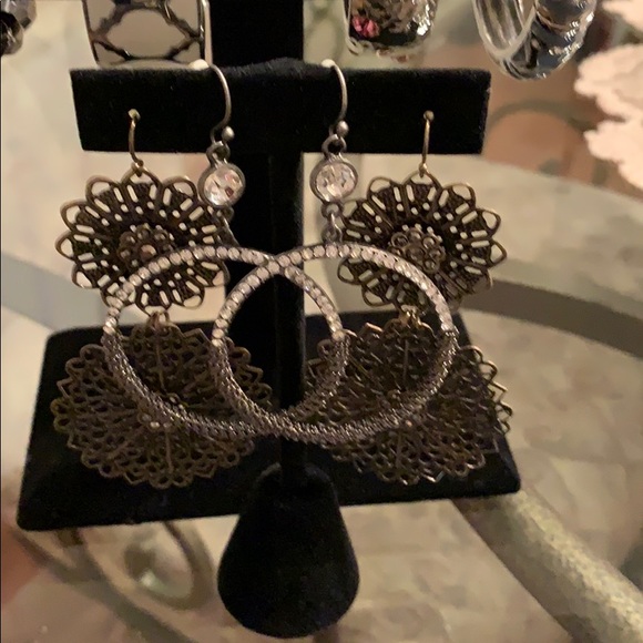 Jewelry - Picture 2 of 8